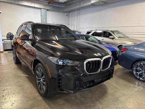2025 BMW X5 M60i