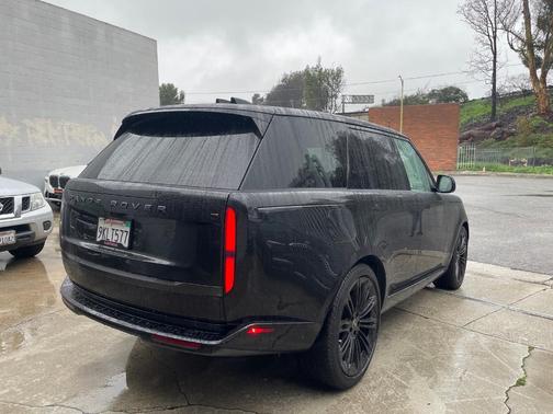2024 Land Rover Range Rover P530 SE