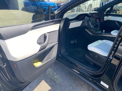 2022 Tesla Model X Plaid