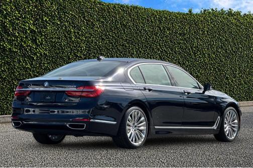 Azurite Black Metallic 2018 BMW 750 i
