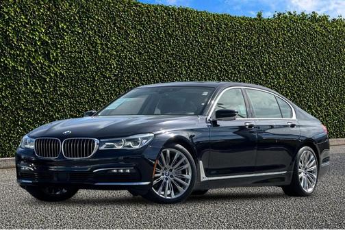 Azurite Black Metallic 2018 BMW 750 i