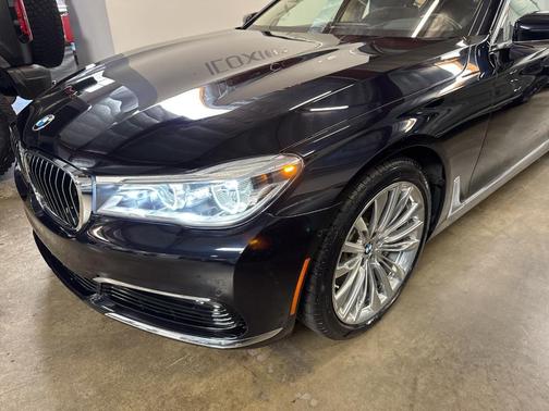 Azurite Black Metallic 2018 BMW 750 i