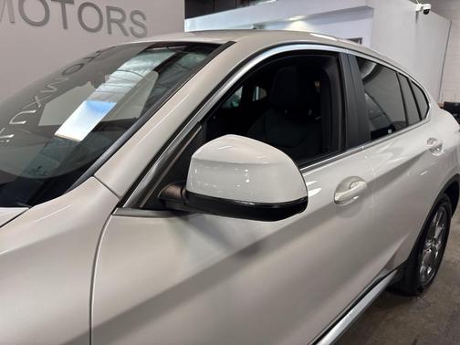White Metallic 2023 BMW X4 xDrive30i