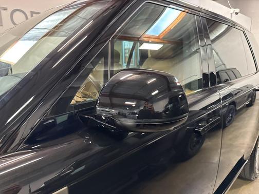 2025 Land Rover Range Rover P530 SE 7 Seat