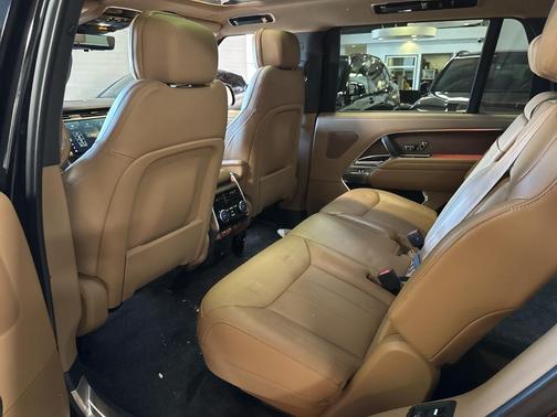 2025 Land Rover Range Rover P530 SE 7 Seat