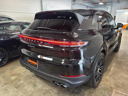 2024 Porsche Cayenne Base