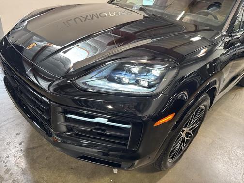 2024 Porsche Cayenne Base