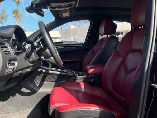 2022 Porsche Macan S