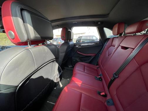 2022 Porsche Macan S