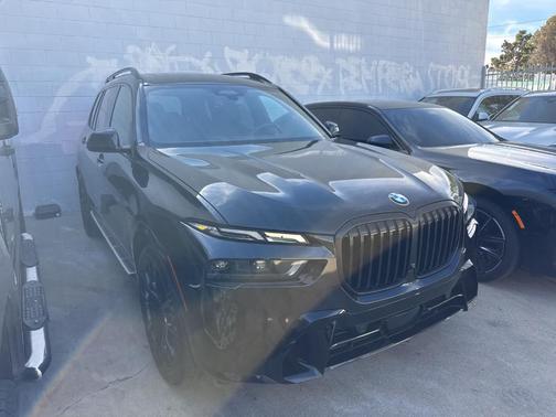 2023 BMW X7 xDrive40i