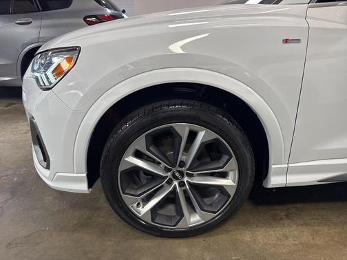 2021 Audi Q3 45 S line Premium