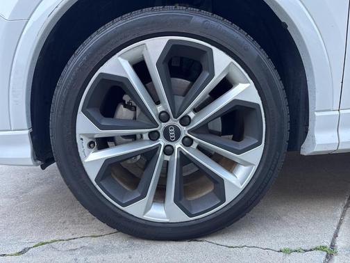 2021 Audi Q3 45 S line Premium