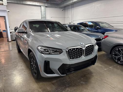 2023 BMW X4 xDrive30i