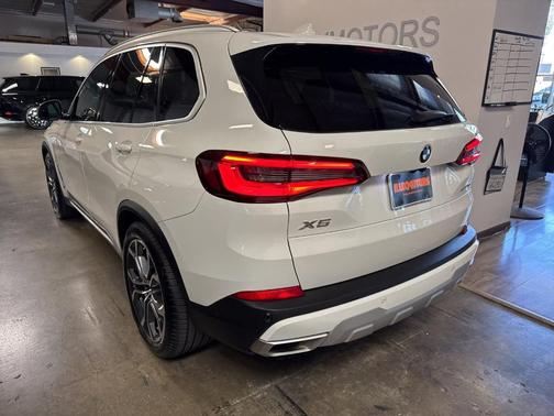 2023 BMW X5 sDrive40i