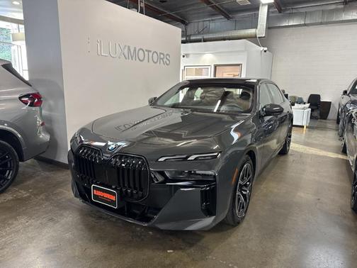 2025 BMW i7 xDrive60