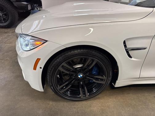 Alpine White 2015 BMW M4 Base