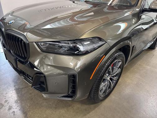 Green Metallic 2026 BMW X5 xDrive40i