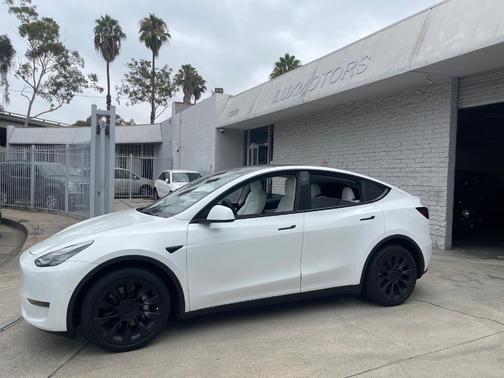 2022 Tesla Model Y Long Range