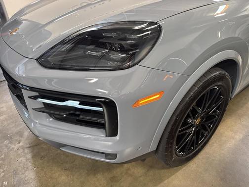 2024 Porsche Cayenne AWD