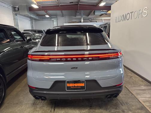 2024 Porsche Cayenne AWD