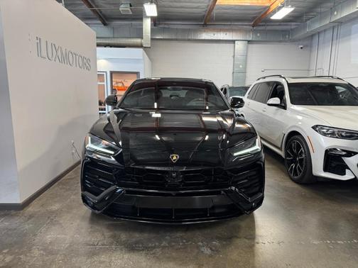 2020 Lamborghini Urus Base