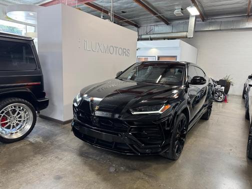 2020 Lamborghini Urus Base