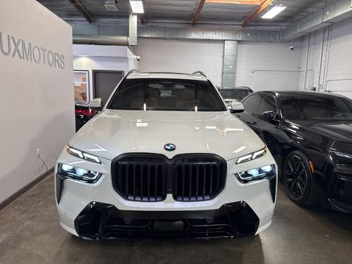 White Metallic 2026 BMW X7 xDrive40i