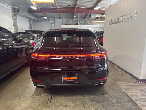 2020 Porsche Macan Base
