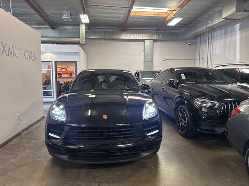 2020 Porsche Macan Base