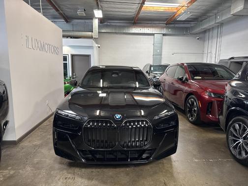 2025 BMW i7 xDrive60