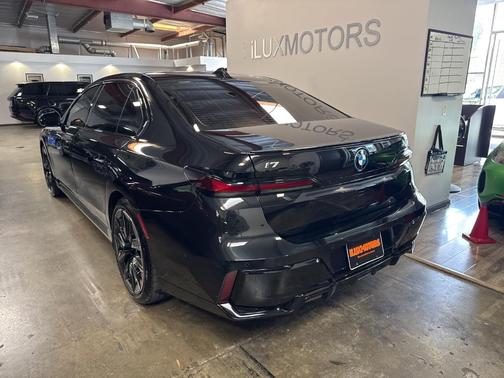 2025 BMW i7 xDrive60