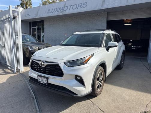 2023 Toyota Highlander XLE