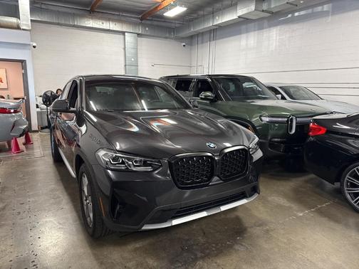 2023 BMW X4 xDrive30i