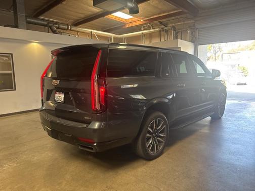 2021 Cadillac Escalade ESV Sport