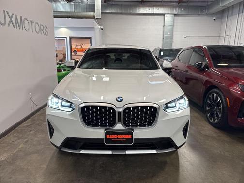 2023 BMW X4 xDrive30i