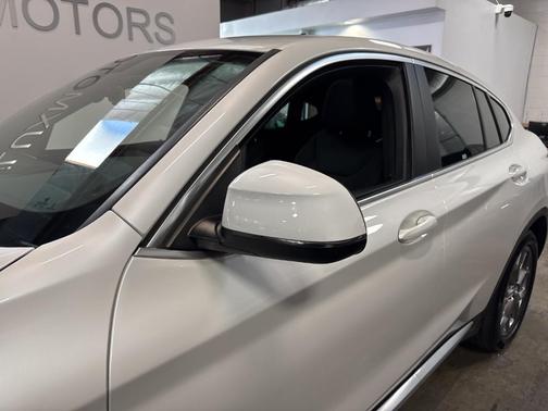 2023 BMW X4 xDrive30i