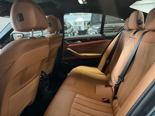 2022 BMW 540 i