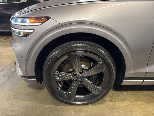 Silver 2023 Genesis GV70 2.5T