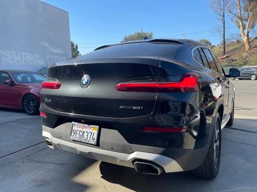2023 BMW X4 xDrive30i