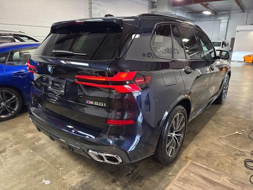 2025 BMW X5 M60i