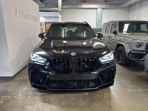 Black Sapphire Metallic 2022 BMW X5 M Base