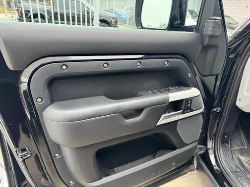2022 Land Rover Defender 110 X-Dynamic HSE
