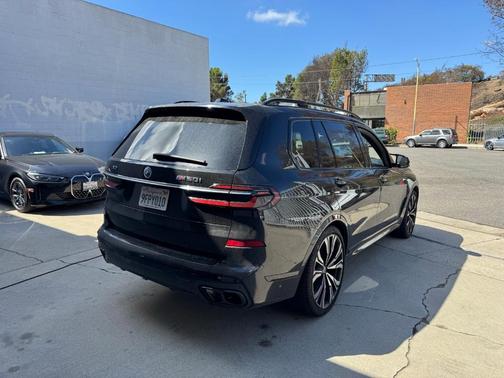 2023 BMW X7 M60i