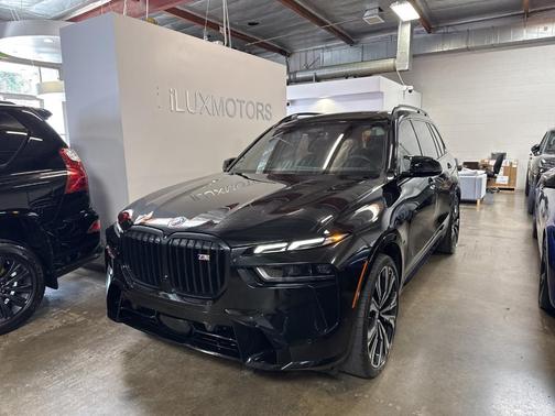 2023 BMW X7 M60i