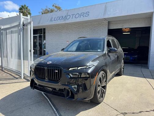 2023 BMW X7 M60i