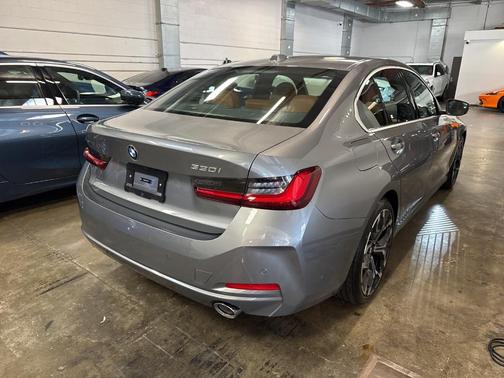 2025 BMW 330 i xDrive