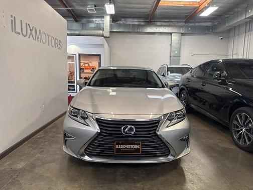 2016 Lexus ES 300h Base