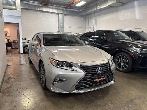2016 Lexus ES 300h Base