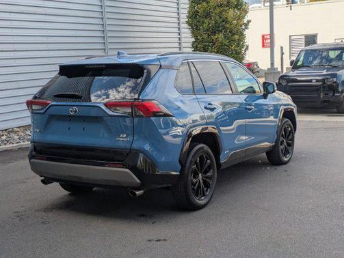 2022 Toyota RAV4 Hybrid SE