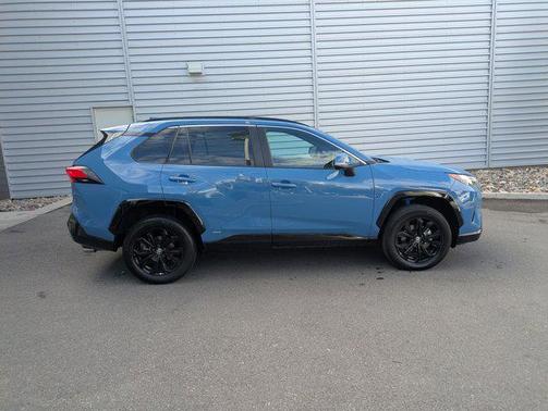 2022 Toyota RAV4 Hybrid SE